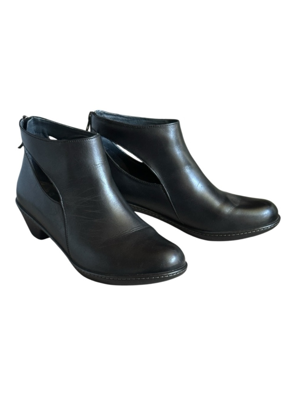 Dansko 41 Black Leather Ankle Booties Cutout Low Heel Comfort Shoes Zip Womens